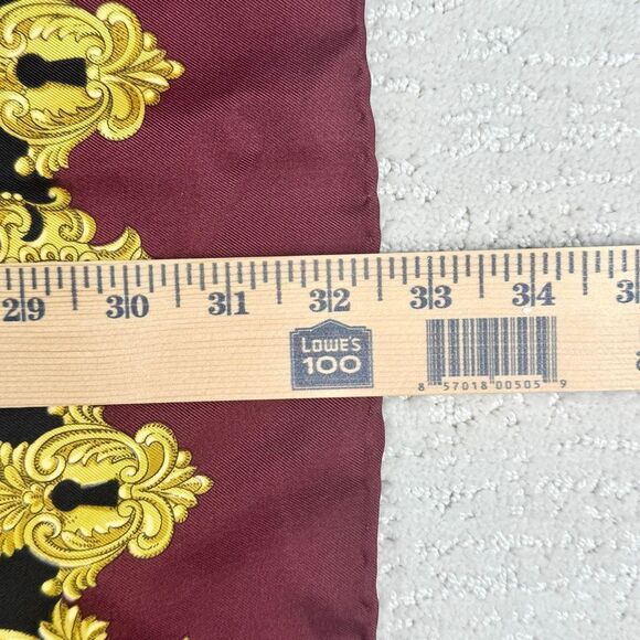 Authentic GUCCI 100% Silk Square Scarf Shawl Golden Key Print Made In Italy - Picture 6 of 9
